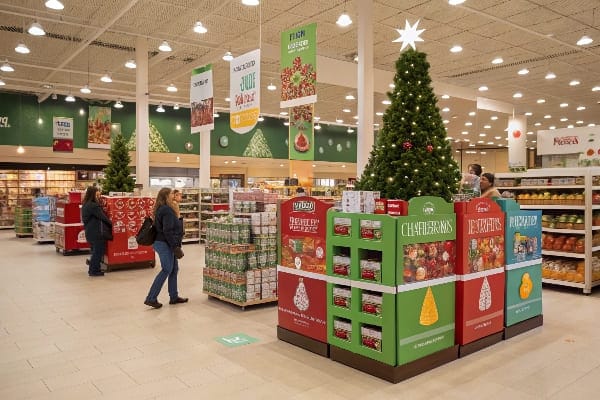 クリスマスの装飾と棚