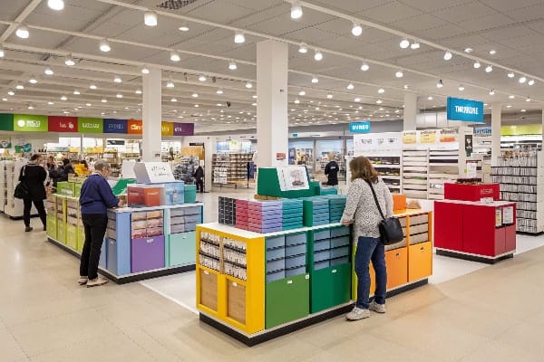 Estantes de las tiendas organizadas