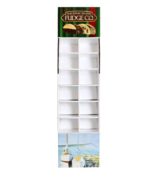 Rückansicht der Pappverpackung von Mackinac Island Fudge, die das flache Design und den stabilen Standfuß verdeutlicht.