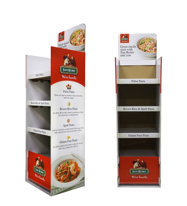 صورة مقربة لشاشة عرض نقاط البيع في سان ريمو، تسلط الضوء على الرسومات النابضة بالحياة وتصميم الرفوف الهيكلي.