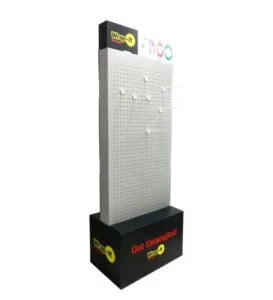 小売用収納製品用のペグボード パネルと「Get Untangled!」ブランドが付いた、黒とグレーの自立型段ボール製ディスプレイです。.