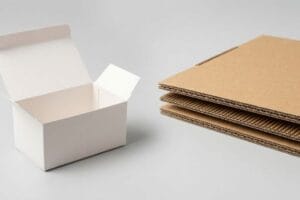 Qual a diferença entre uma caixa de papelão e uma caixa de papelão ondulado?