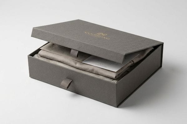 How Can I Personalize Clothing Boxes for Wrapping?